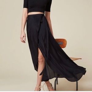 Reformation Nessie wrap skirt!